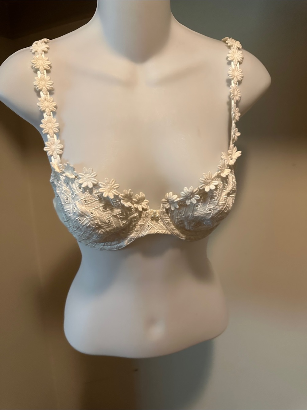 Vintage Bolero Paris white Lace Bra 34B